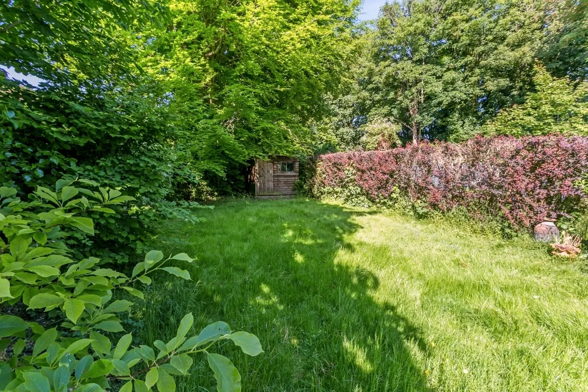 Fieldhead Gardens, Bourne End, SL8, photo 13