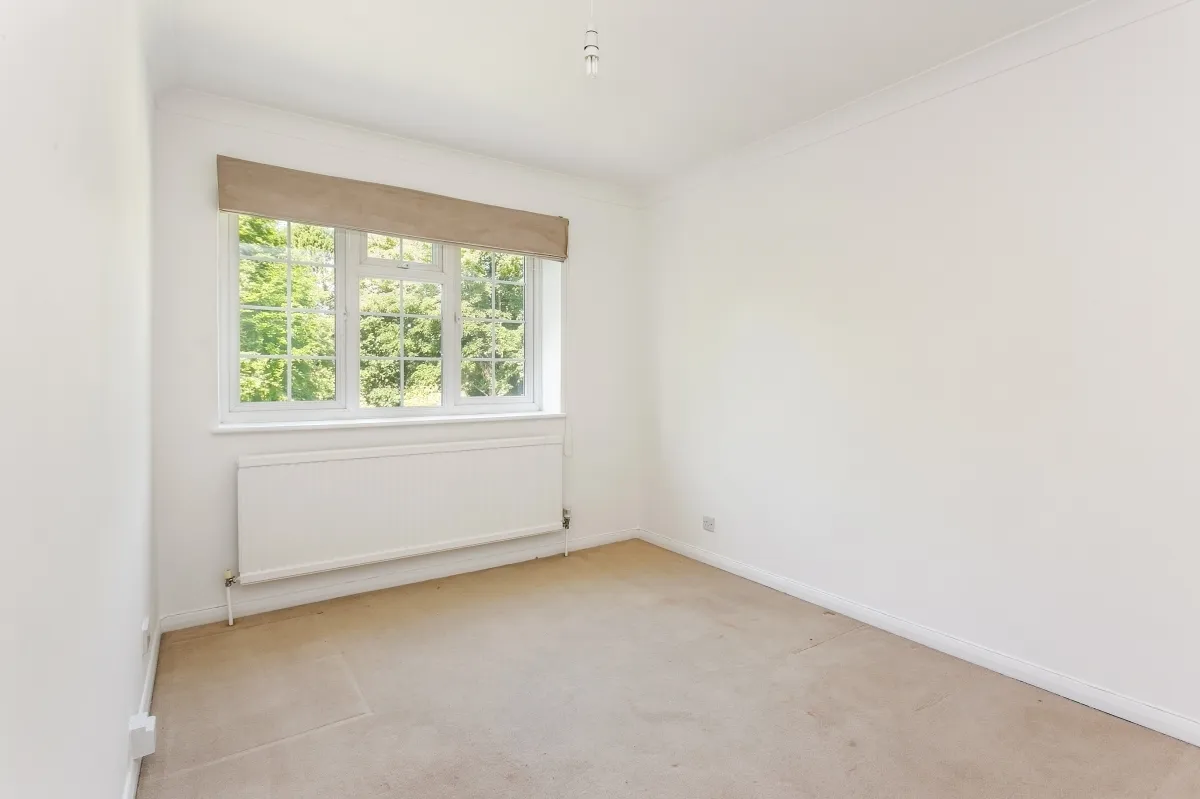 Fieldhead Gardens, Bourne End, SL8, photo 10
