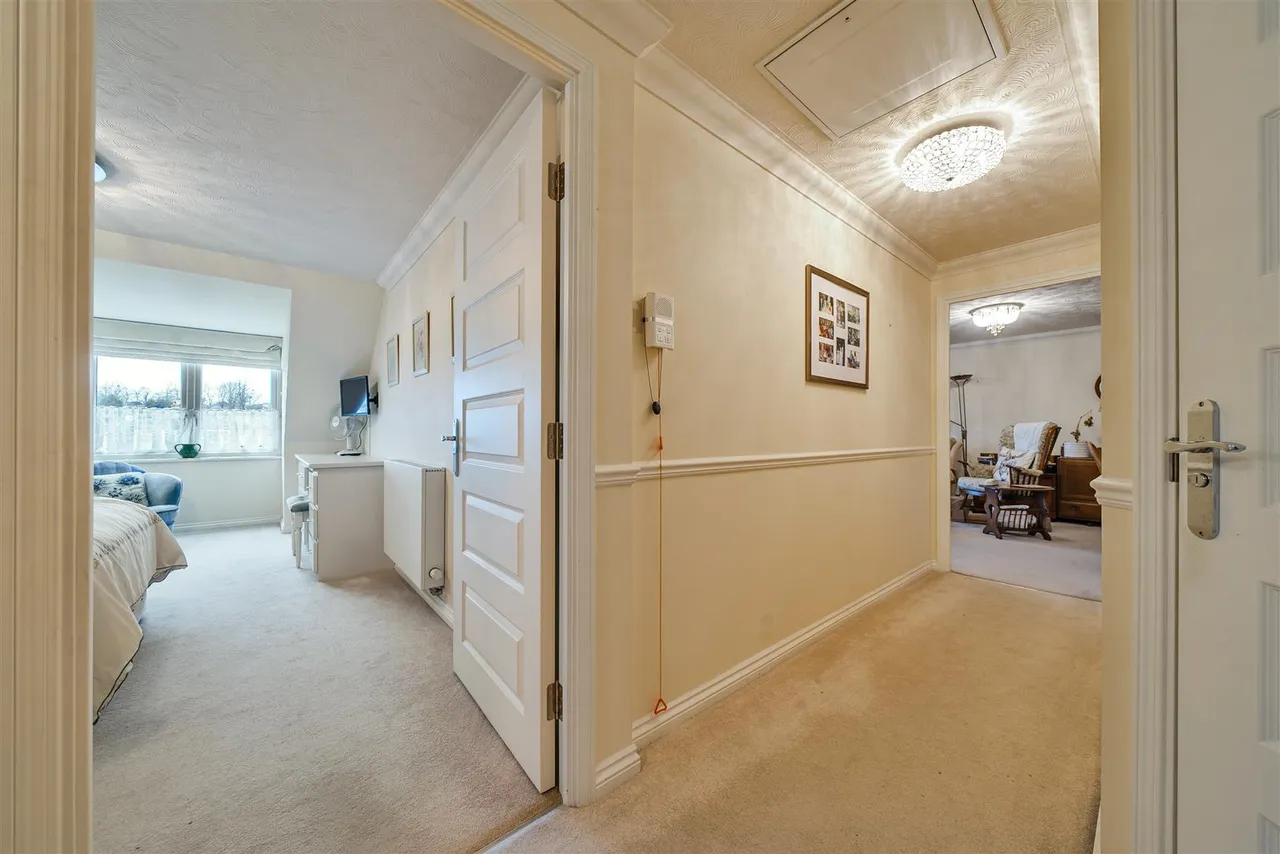 High Street, Orpington, BR6, photo 12