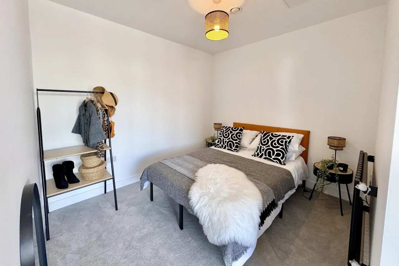 Holdenhurst Road, BH8, photo 6