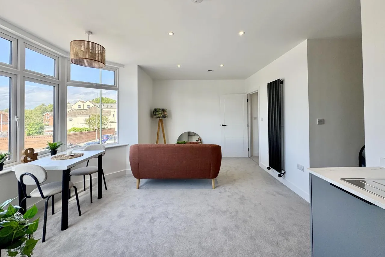 Holdenhurst Road, BH8, photo 5
