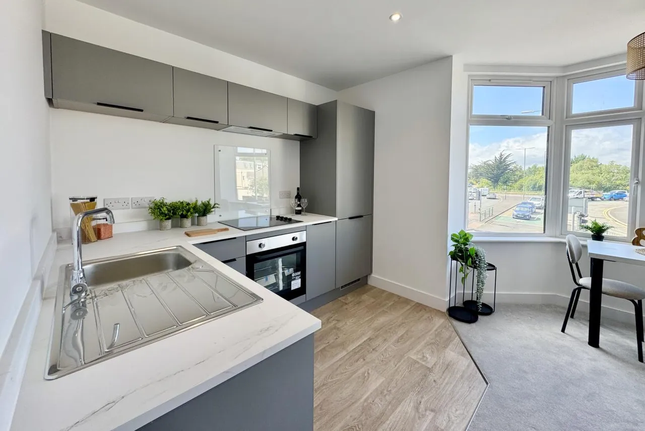 Holdenhurst Road, BH8, photo 4