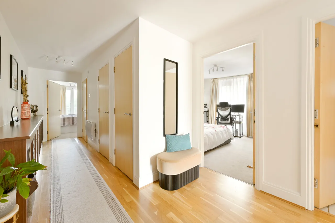 144 Holland Gardens, Brentford, photo 12