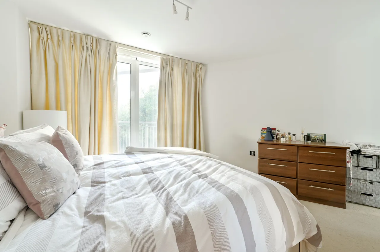144 Holland Gardens, Brentford, photo 7