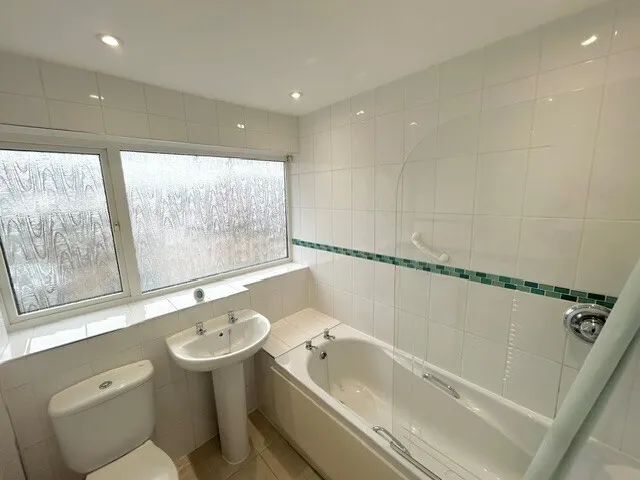 Manston Way, Hornchurch, RM12, photo 4