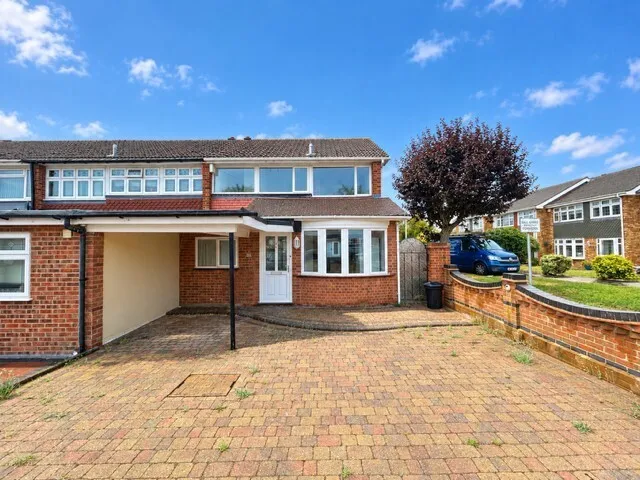 3 bed house to rent, Manston Way, Hornchurch, RM12