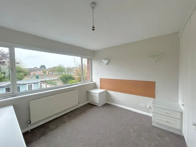 Manston Way, Hornchurch, RM12, photo 9
