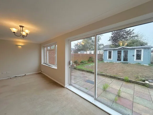 Manston Way, Hornchurch, RM12, photo 6