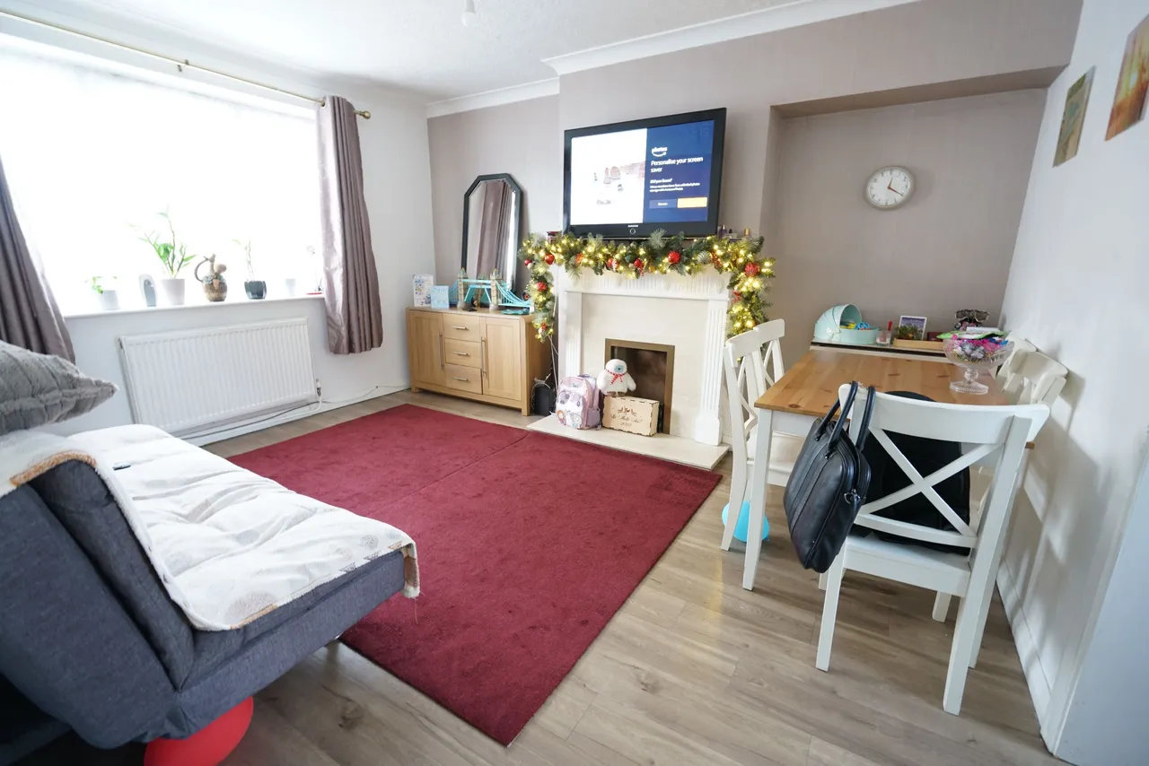Lytton Road, Grays, Essex, RM16 4ES, photo 2
