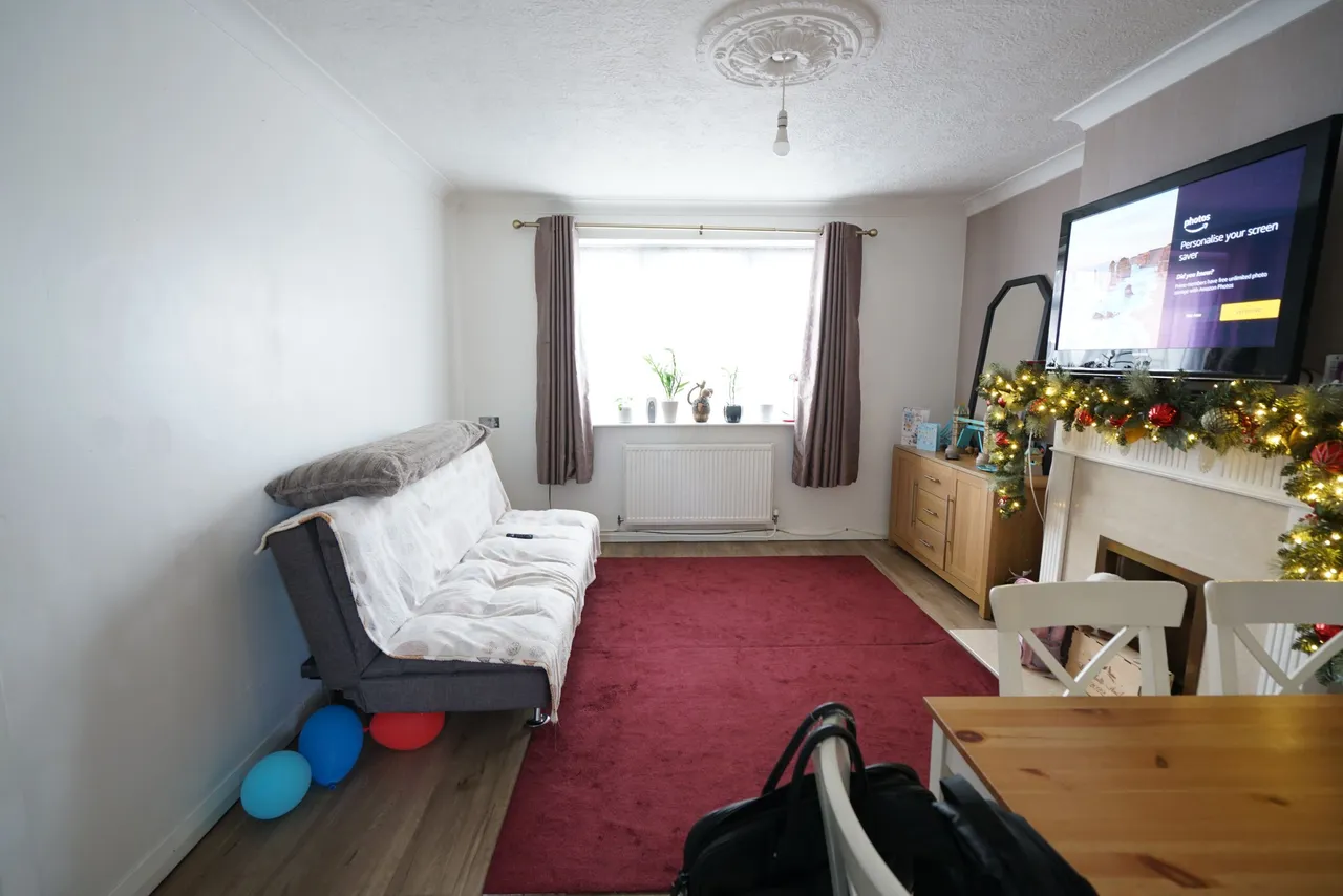 Lytton Road, Grays, Essex, RM16 4ES, photo 3