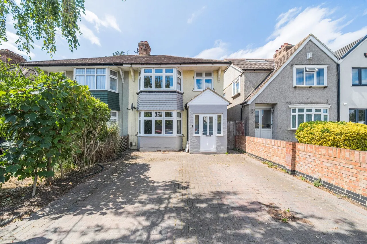 3 bed house for sale — Bedonwell Road, SE2