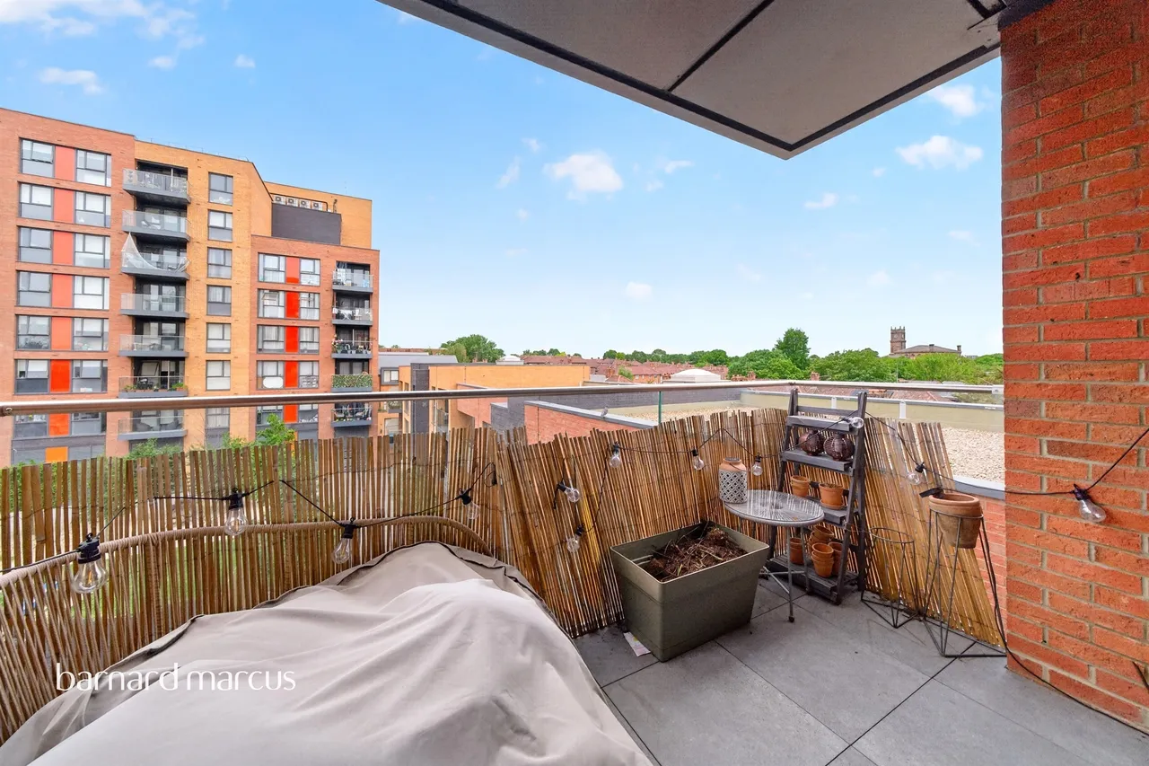Copley Close, London, W7, photo 14