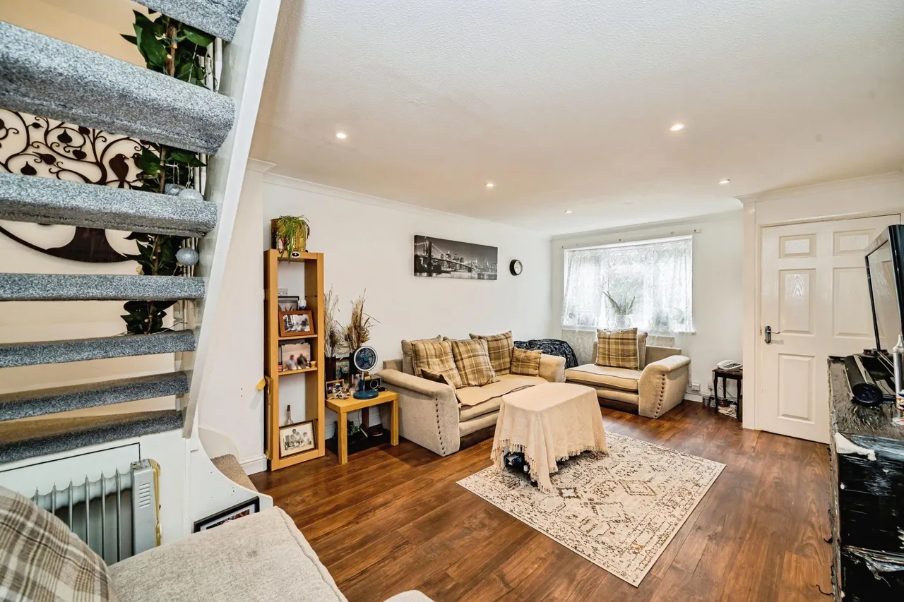 Lower Close, Aylesbury, HP19, photo 2