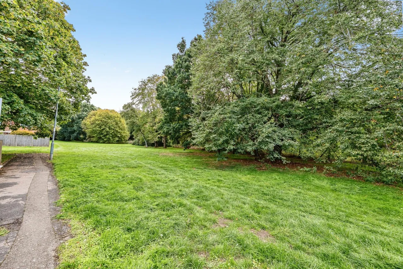 Lower Close, Aylesbury, HP19, photo 17