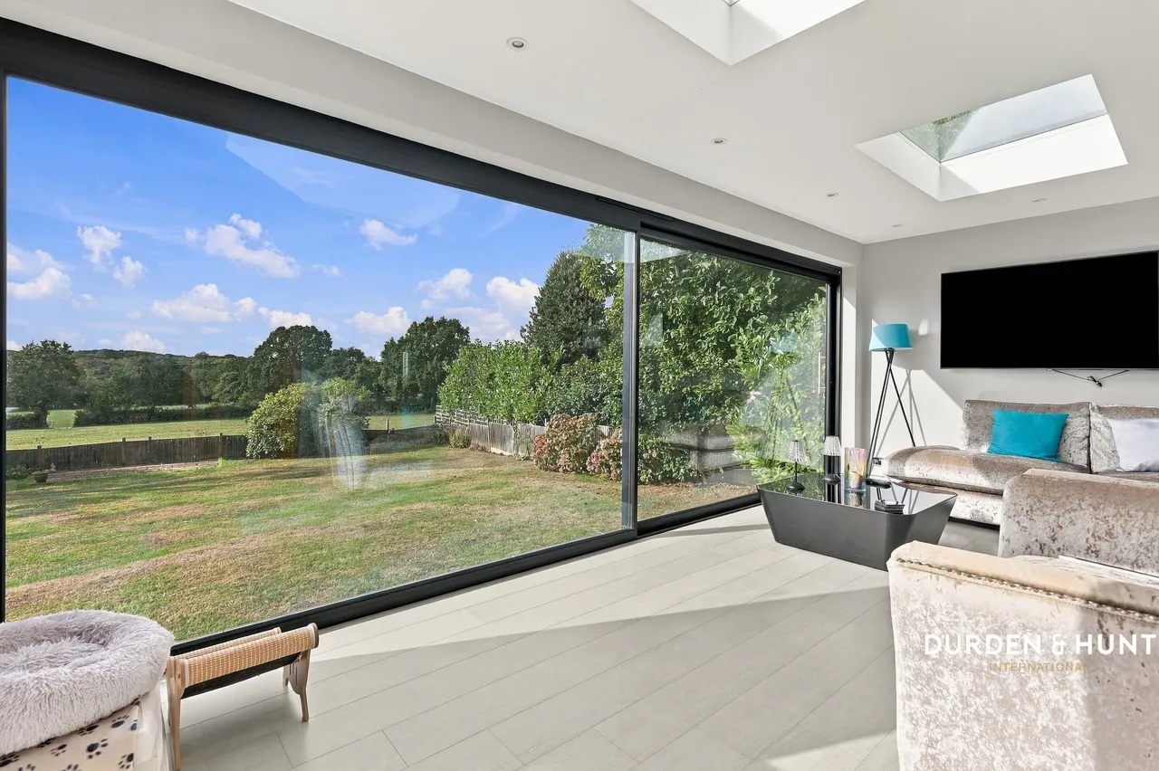 3 bed house for sale, Haresland Close, Benfleet, SS7
