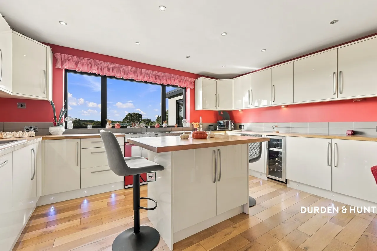 Haresland Close, Benfleet, SS7, photo 9