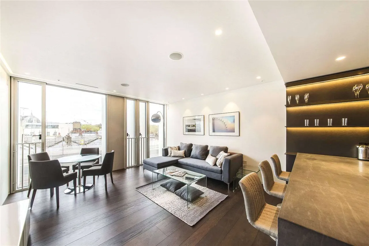 2 bed flat for sale — Nova, 75 Buckingham Palace Road, Westminster, London, SW1W 0AJ