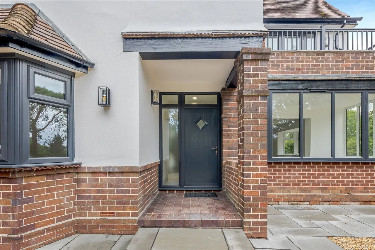 Chester Road, Marford, LL12, photo 8
