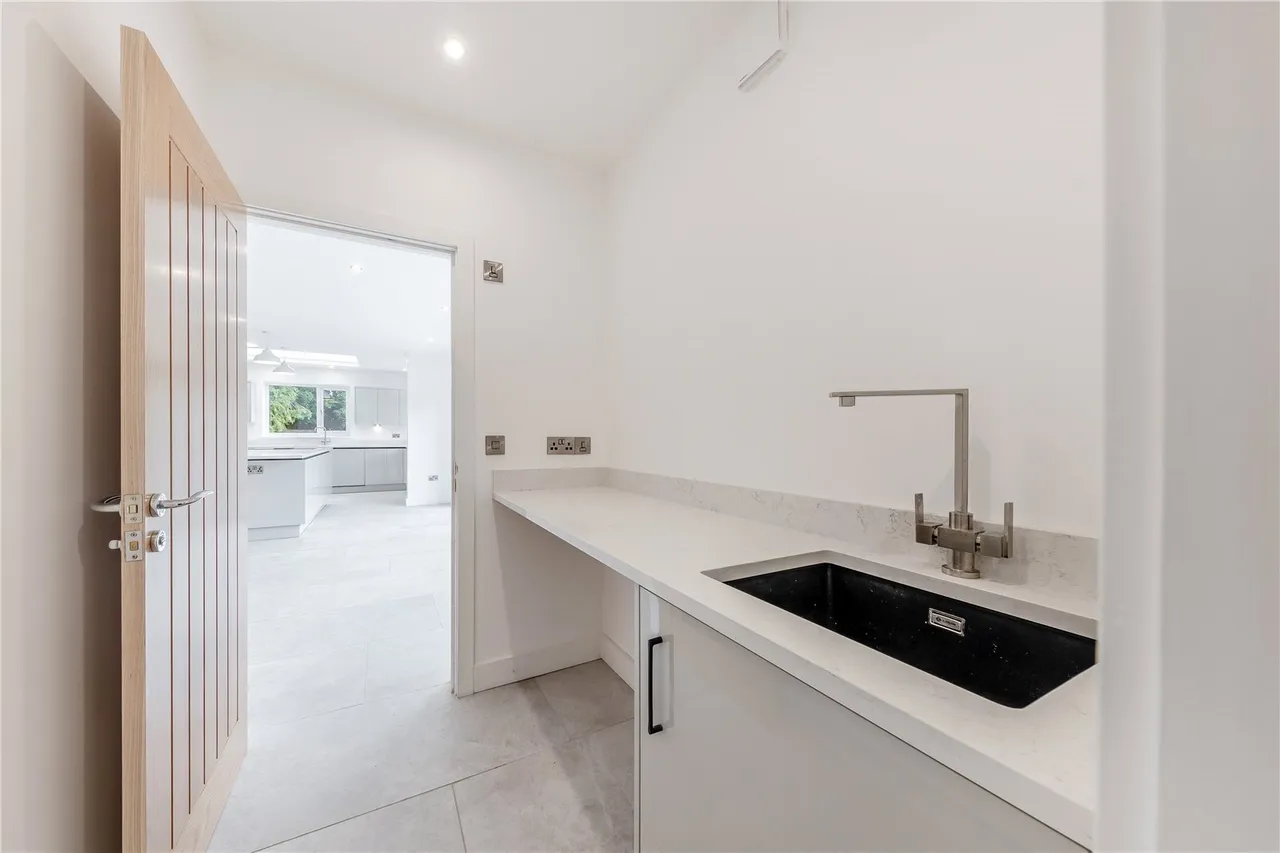 Chester Road, Marford, LL12, photo 15