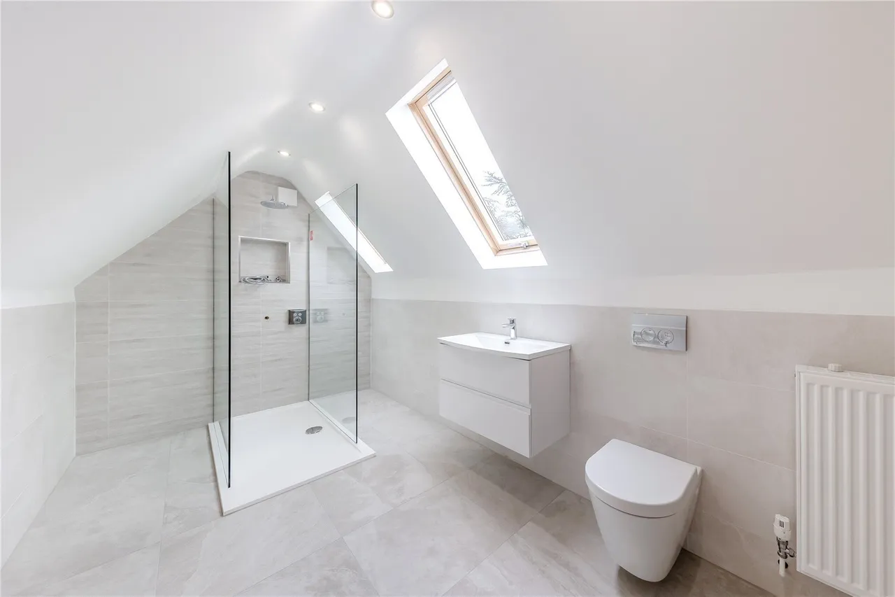 Chester Road, Marford, LL12, photo 24