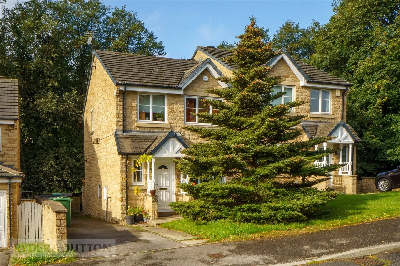 3 bed house for sale, Wyvern Avenue, Marsh, HD3