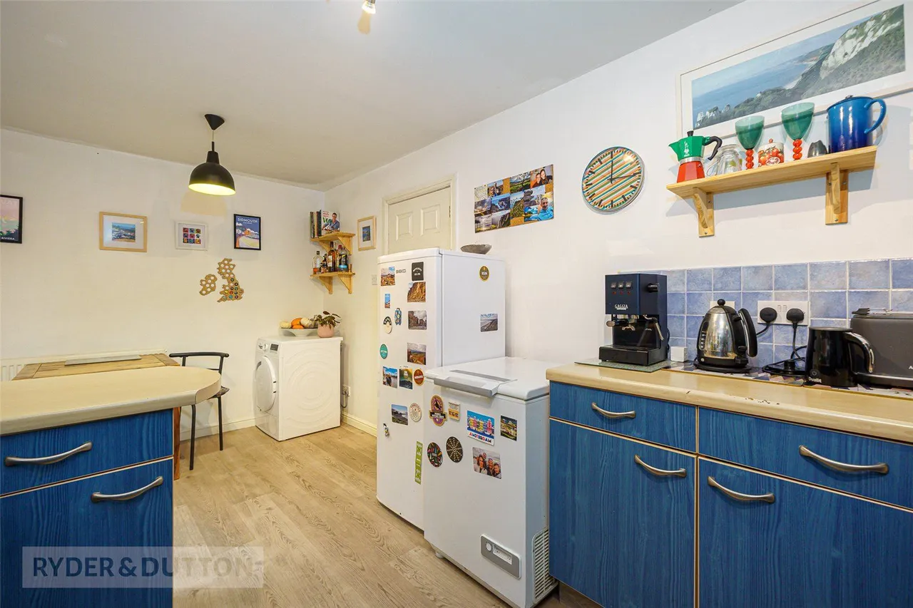 Wyvern Avenue, Marsh, HD3, photo 5
