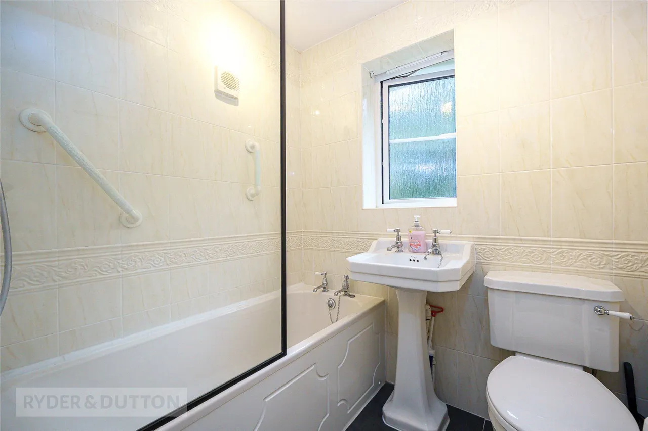 Wyvern Avenue, Marsh, HD3, photo 17