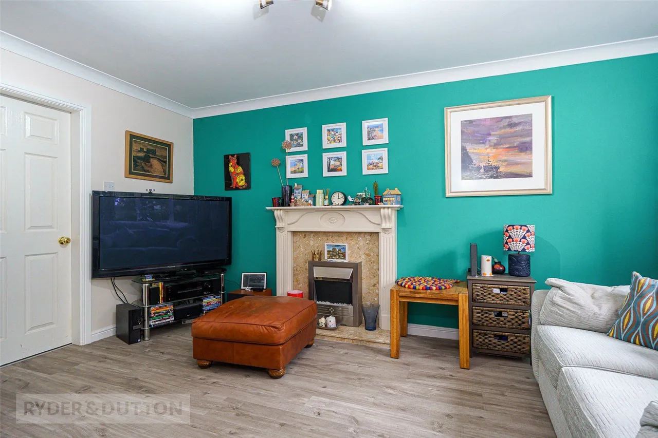 Wyvern Avenue, Marsh, HD3, photo 9