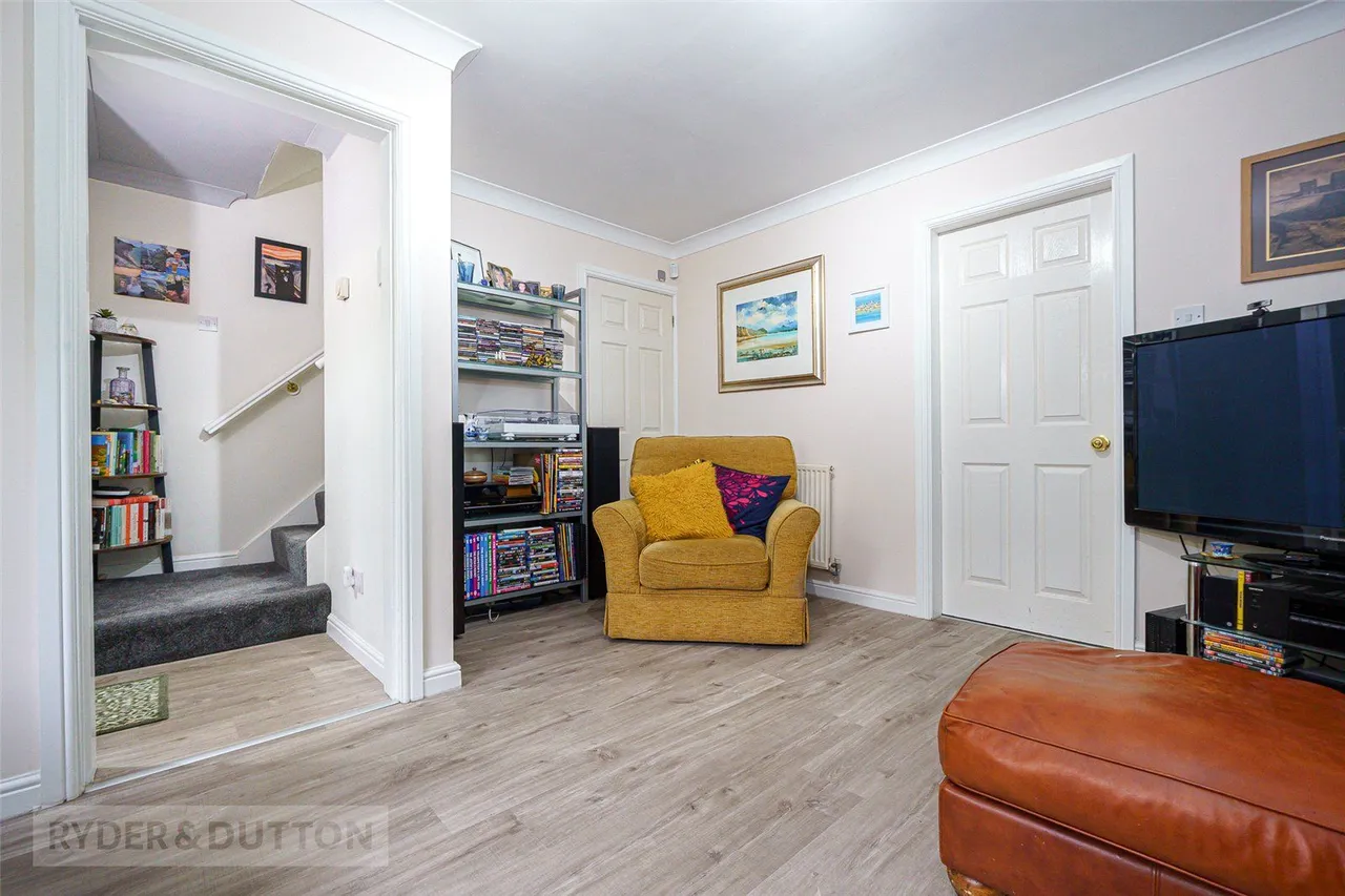 Wyvern Avenue, Marsh, HD3, photo 8