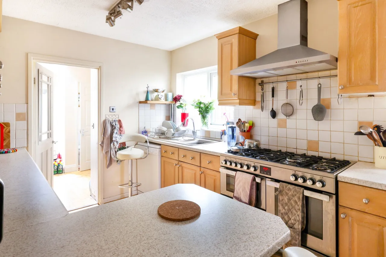 London Road, Charlton Kings, Cheltenham, GL52 6YY, photo 5
