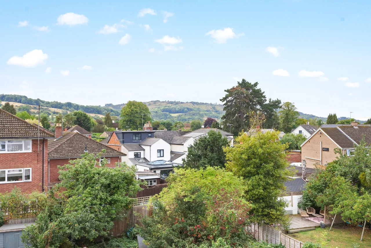 London Road, Charlton Kings, Cheltenham, GL52 6YY, photo 3
