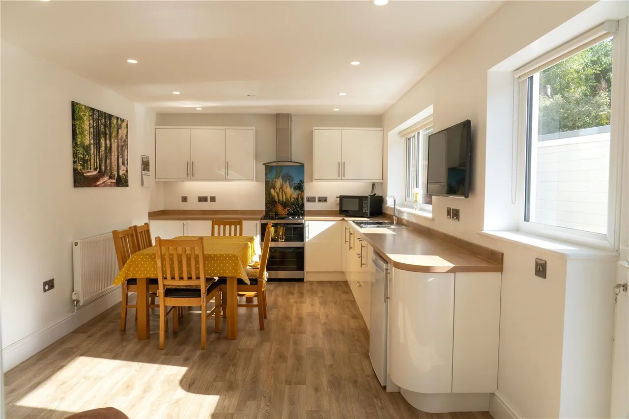 Penmaenmawr Road, Llanfairfechan, LL33, photo 2