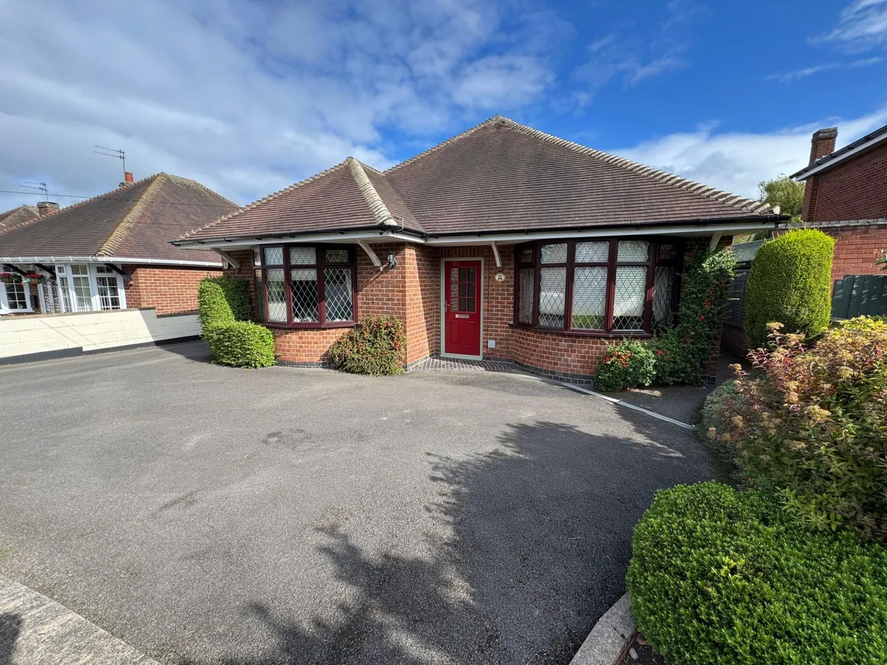 3 bed house for sale, Gresley Wood Road, Church Gresley, DE11