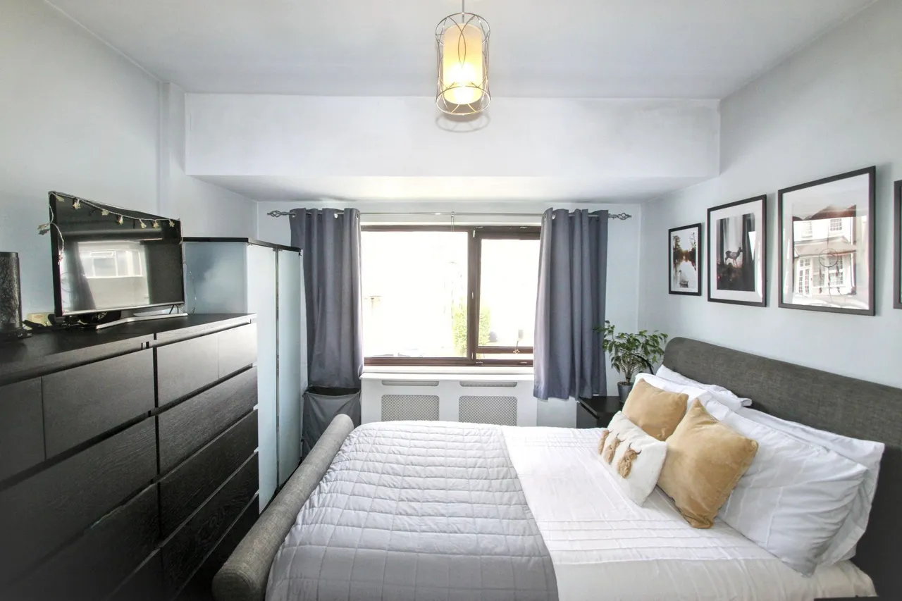 West Grove, Woodford Green, IG8, photo 10