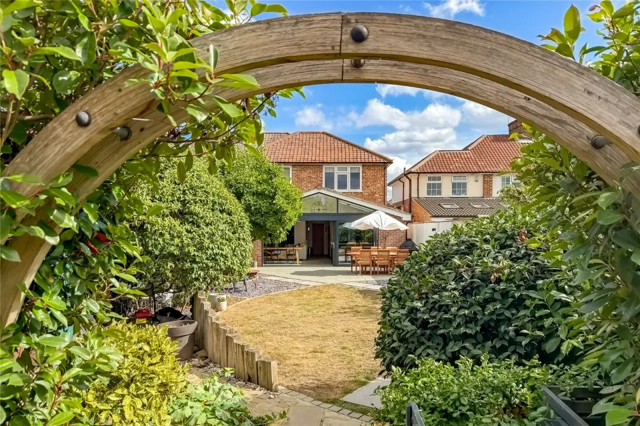 Stanley Avenue, St. Albans, Hertfordshire, AL2 3AZ, photo 11