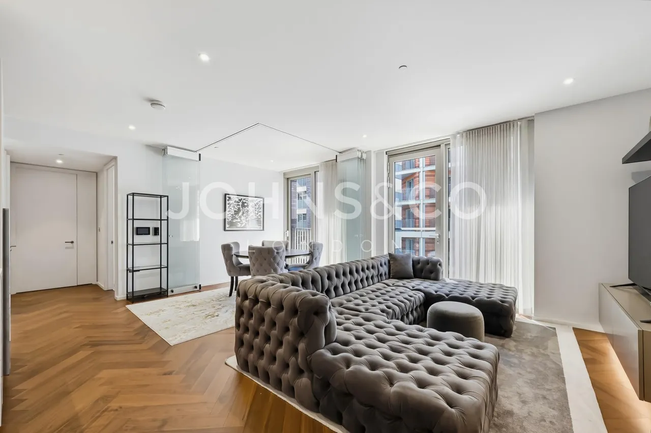2 bed flat for sale, Embassy Gardens, London, SW11