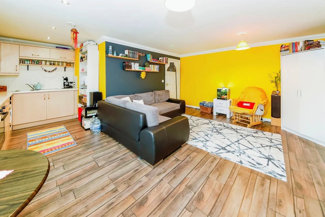 Brookhill Road, Copthorne, Crawley, photo 4