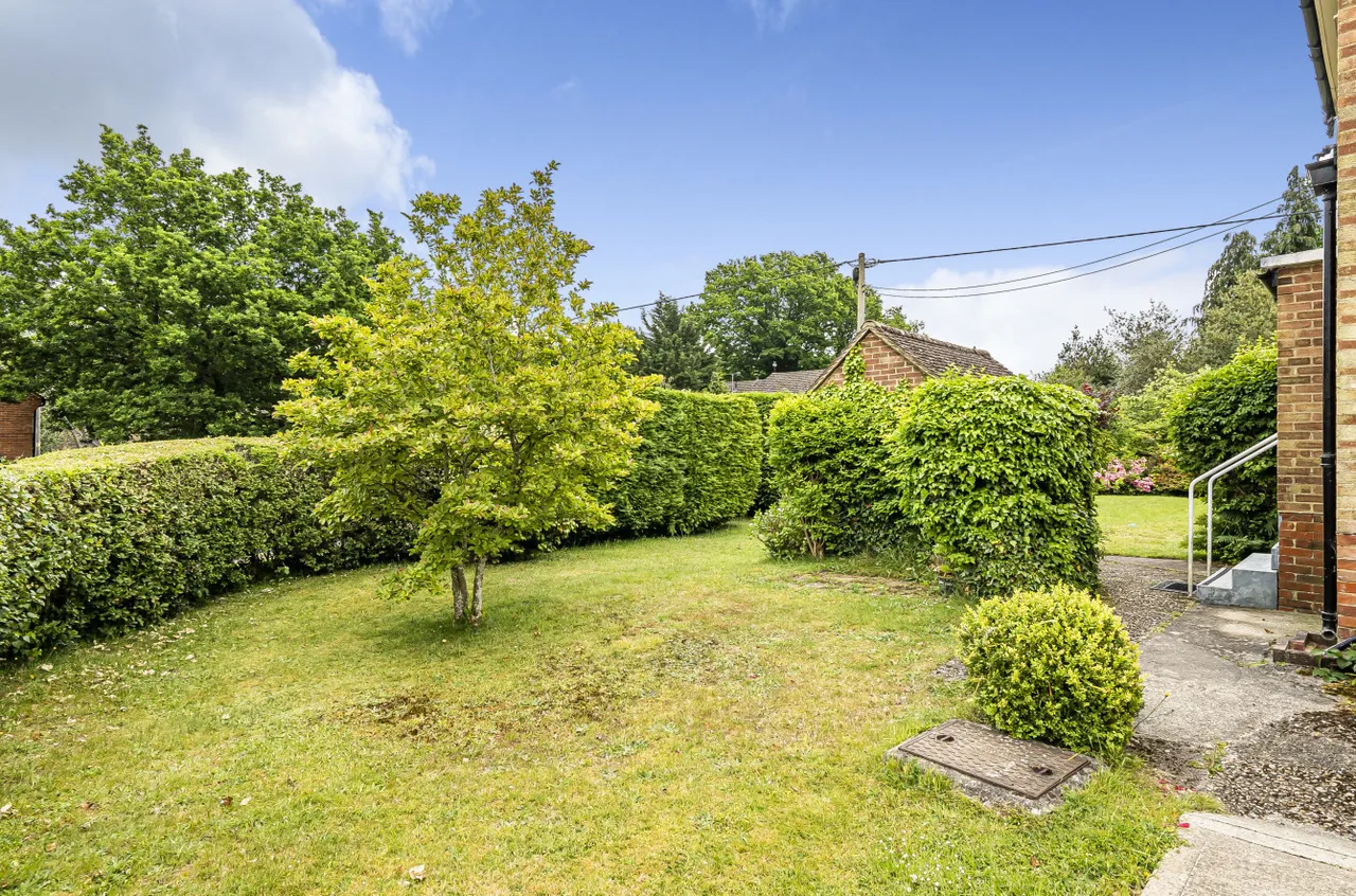 Wickham Close, Church Crookham, Fleet, Hampshire, GU52 6NU, photo 8