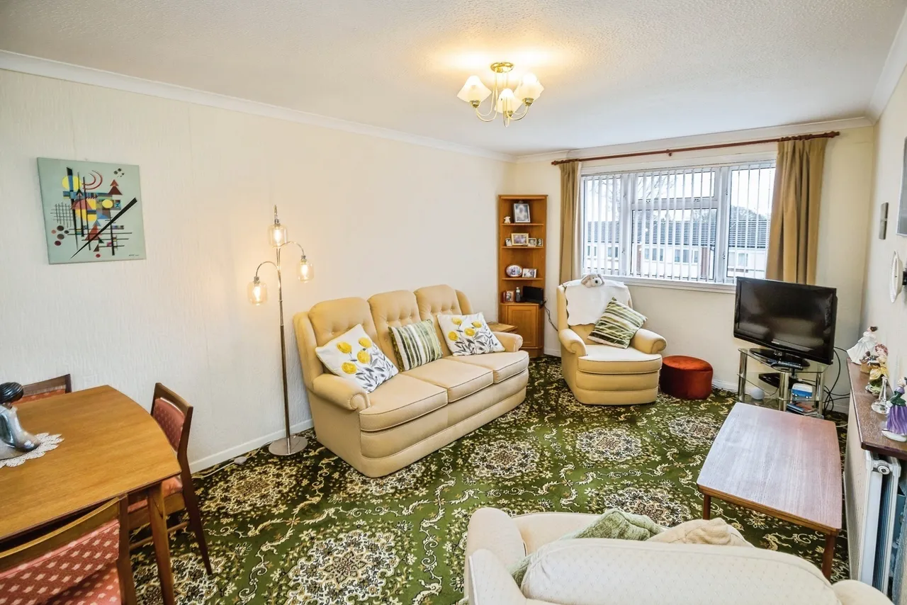 Derwent Crescent, Wrexham, LL12, photo 2