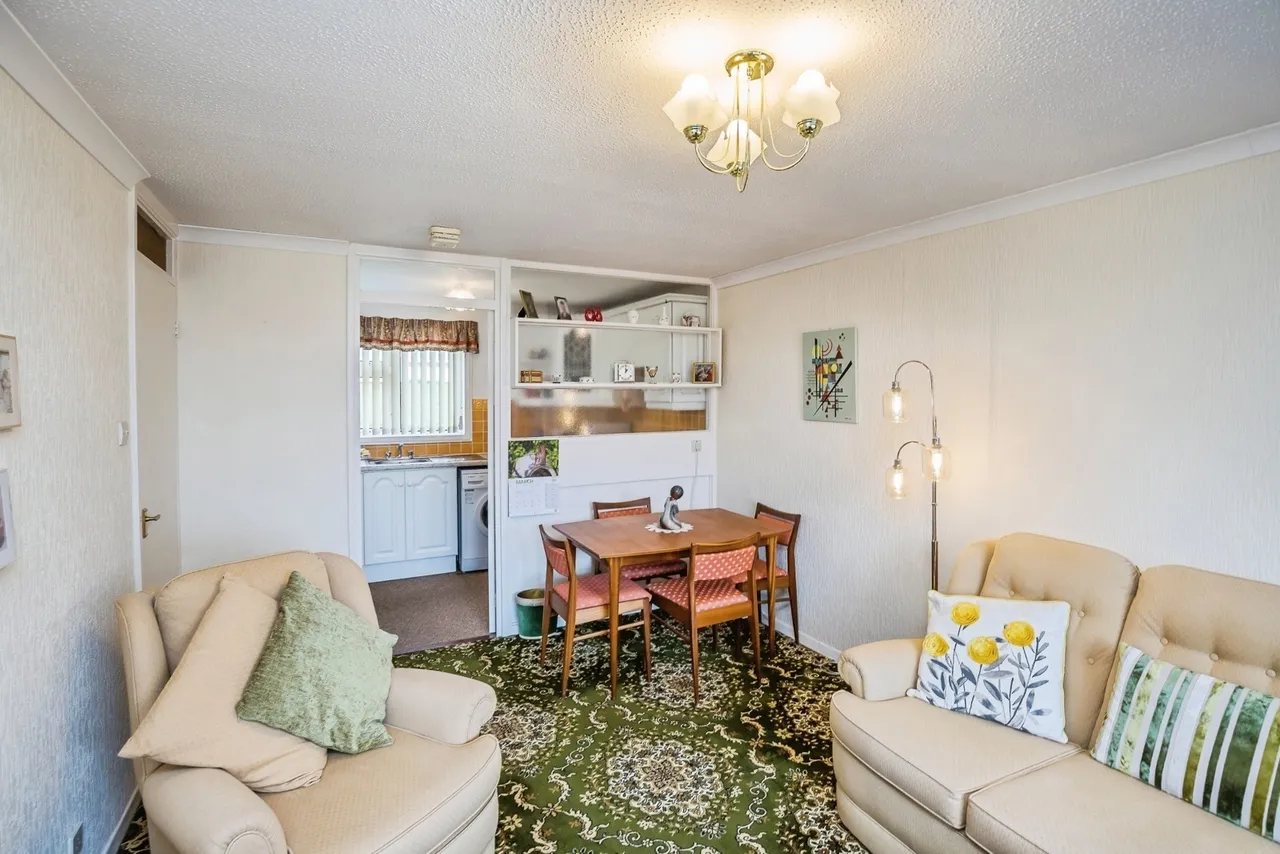 Derwent Crescent, Wrexham, LL12, photo 6