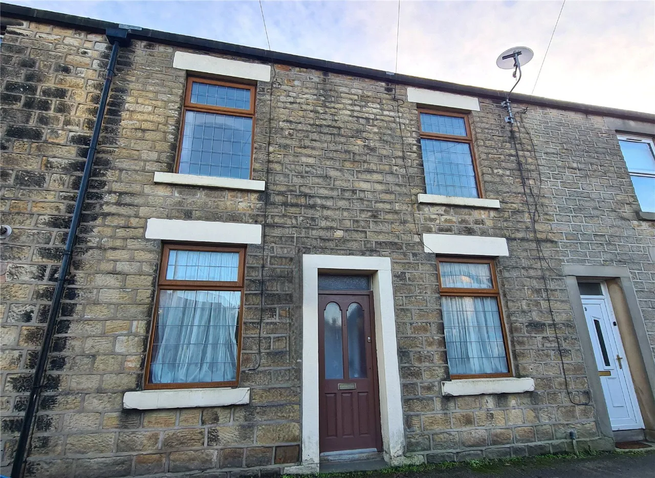 2 bed house for sale, Church Street, Hadfield, SK13