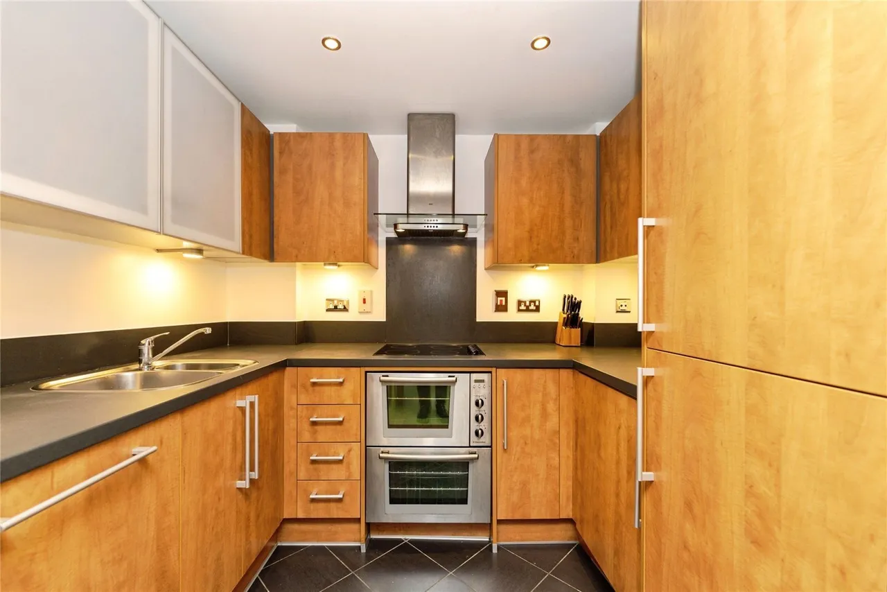 Seven Kings Way, Kingston upon Thames, KT2, photo 8