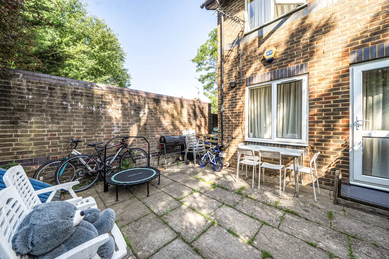 161 Abbeyfields Close, London, photo 8
