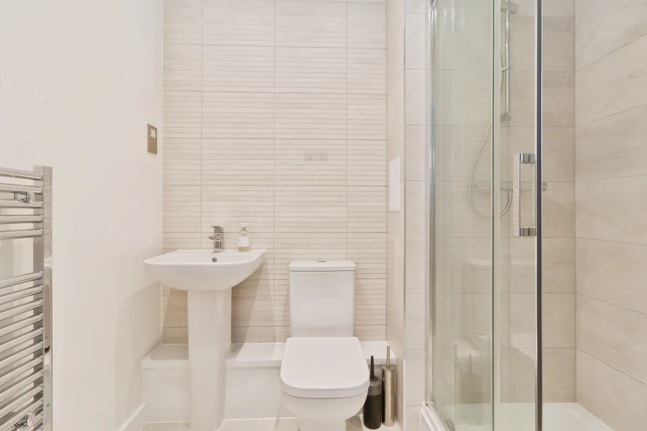Vousden Grove, London, SE28, photo 6