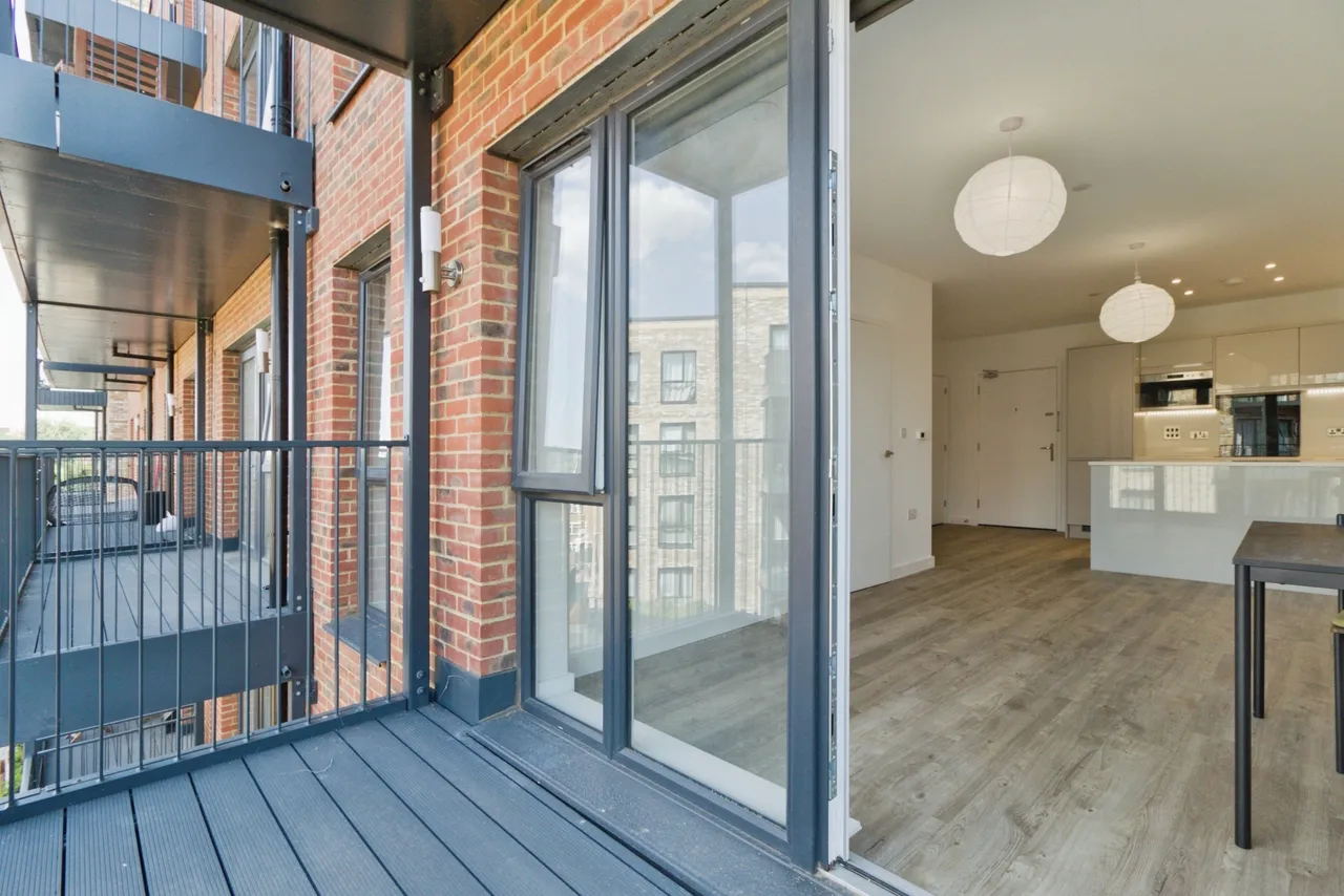 Vousden Grove, London, SE28, photo 5