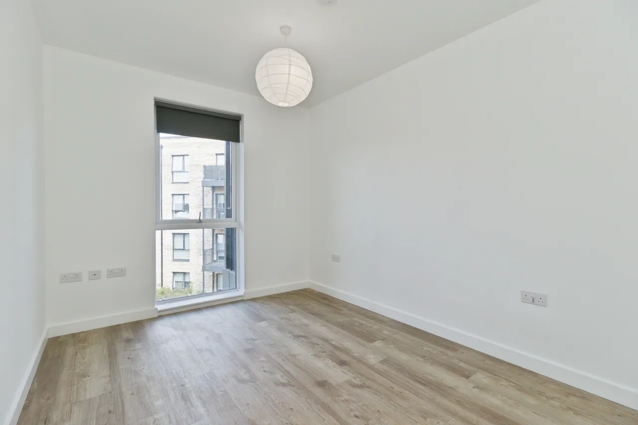 Vousden Grove, London, SE28, photo 16