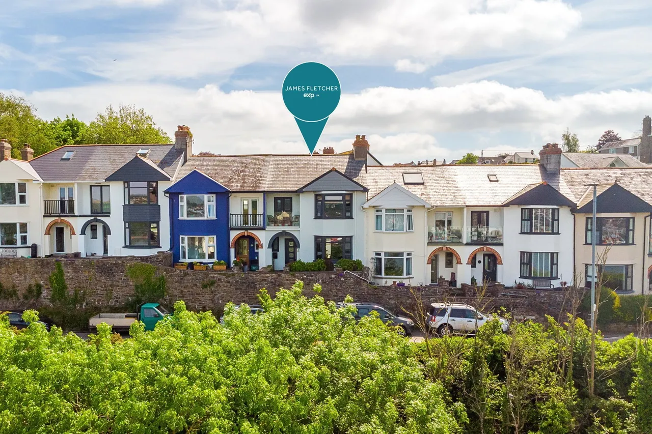 3 bed house for sale — Salterns Terrace, Bideford