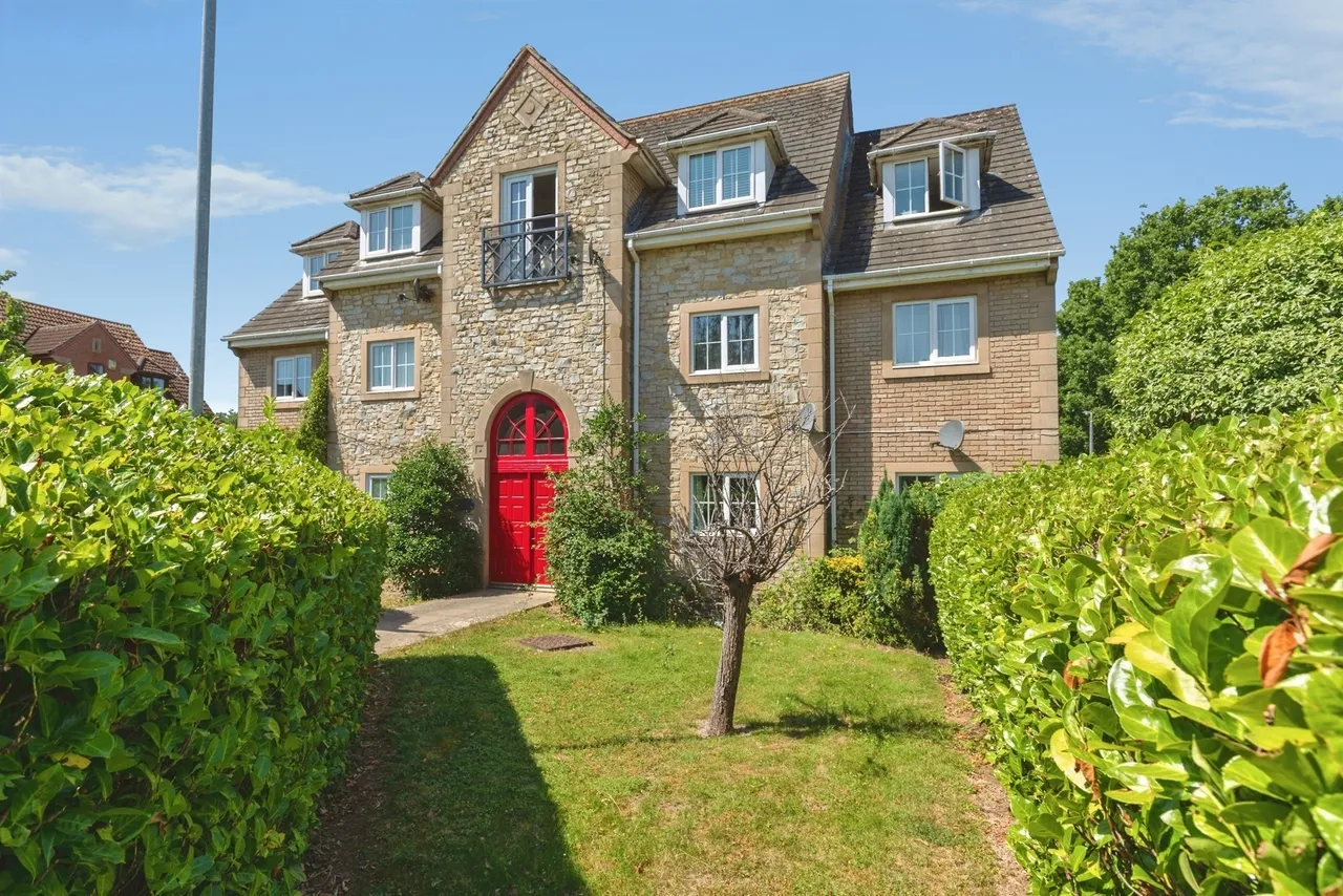 2 bed flat for sale, Hay Leaze, Yate, BS37