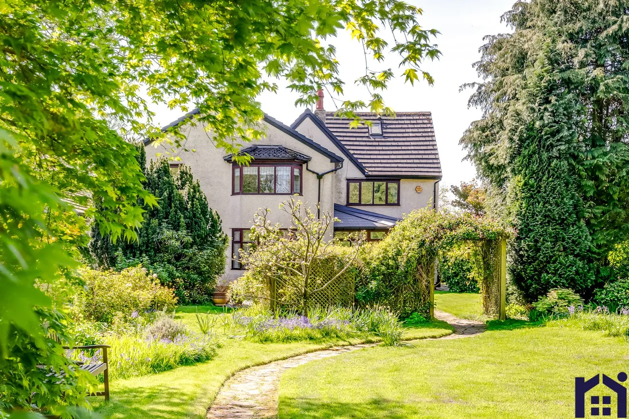 5 bed house for sale — Euxton Lane, Chorley, PR7 1PS
