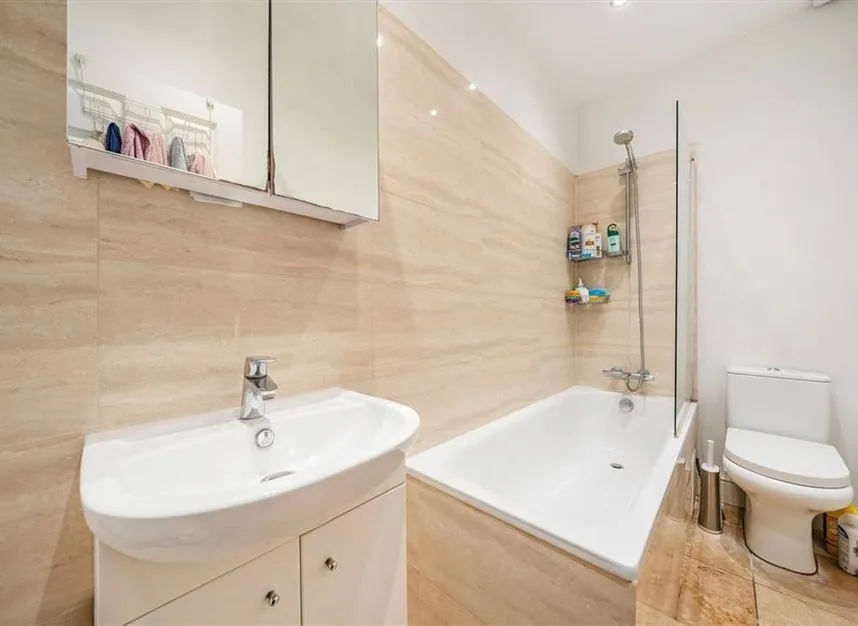 Brixton Road, Oval, SW9, photo 6